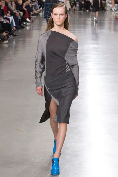 Look 30